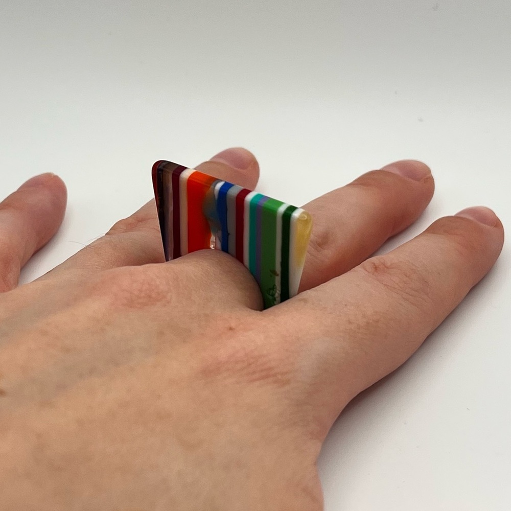 Colorful Striped Resin Statement Ring Geometric Triangle Bold Carlos Sobral - Picture 4 of 5